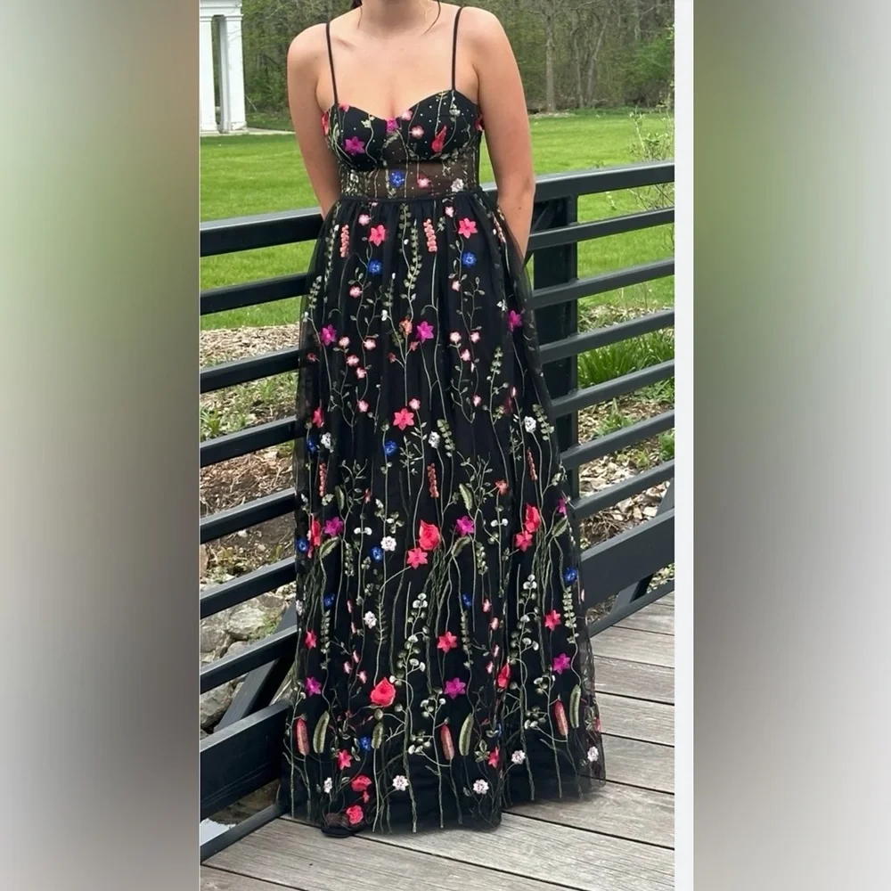 NWT City Studios Juniors' Floral-Embroidery Illusion-Corset Gown - Size 15/16 - Picture 4 of 8